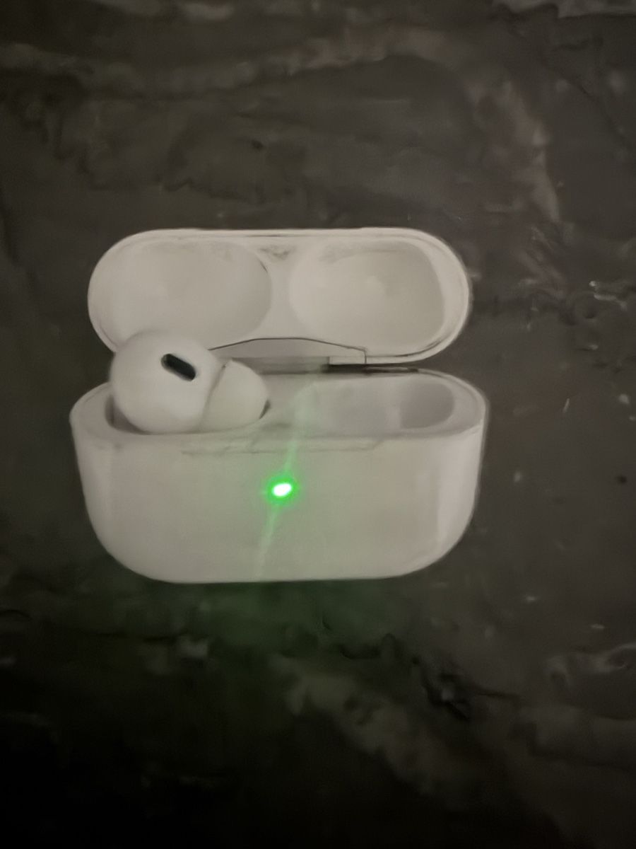 Apple Casques audio: AirPods Pro 2  – D'occasion à Basel par Frenchie-Bulldog 1