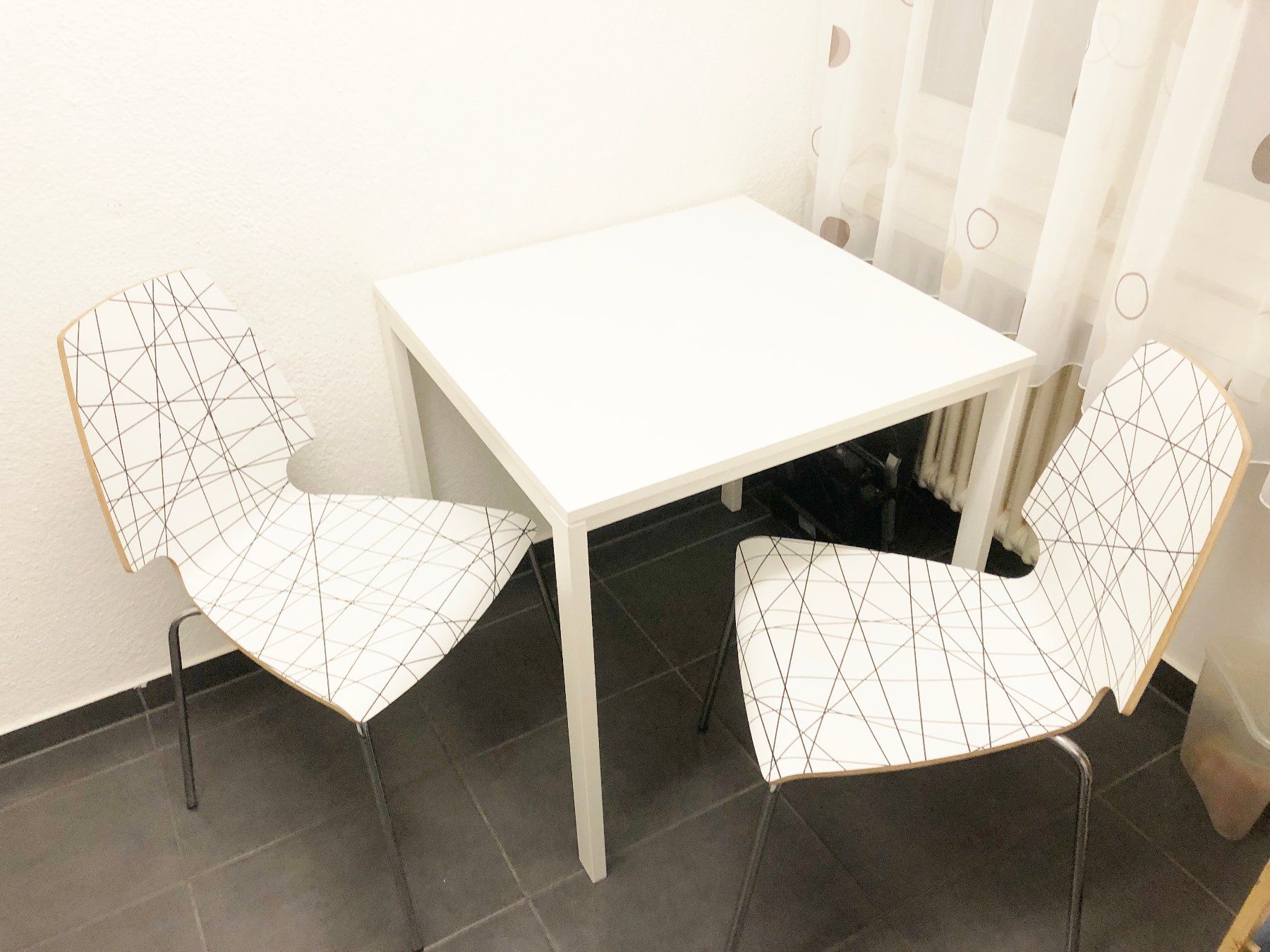Ikea Tische: Tisch 75 x 75  cm mit 2 Vilmartiühle – Neu (gemäss Beschreibung) aus Glattbrugg von Ariel012 3