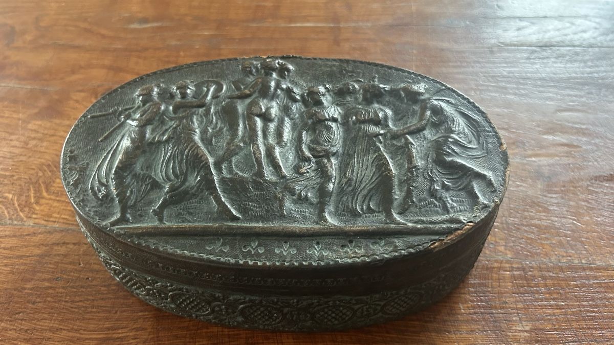 Schmuckkästen: Schmuckdose, Schatulle mit Prägung, Oval – Gebraucht aus Riedholz von Frettchen63