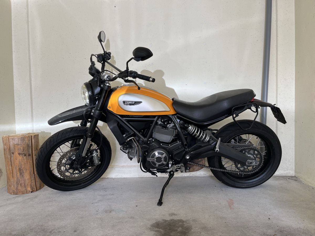 Ducati Strada: Ducati Scrambler 800 Umgebaut – Usato da Unterägeri venduto da kallihair