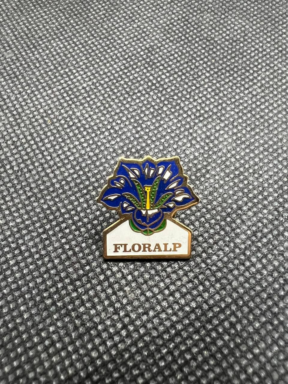 Placchette & Badge: Anstecker FLORALP Blumen Motiv emailliert – Usato da Dietikon venduto da kRizzzZy96