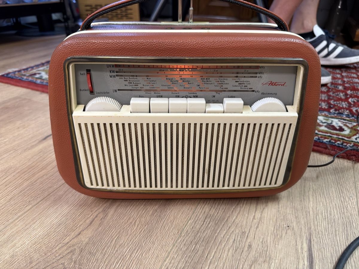 Radio: Radio vintage Accord anni '60, – Usato da basel venduto da Swiss._.1978 8