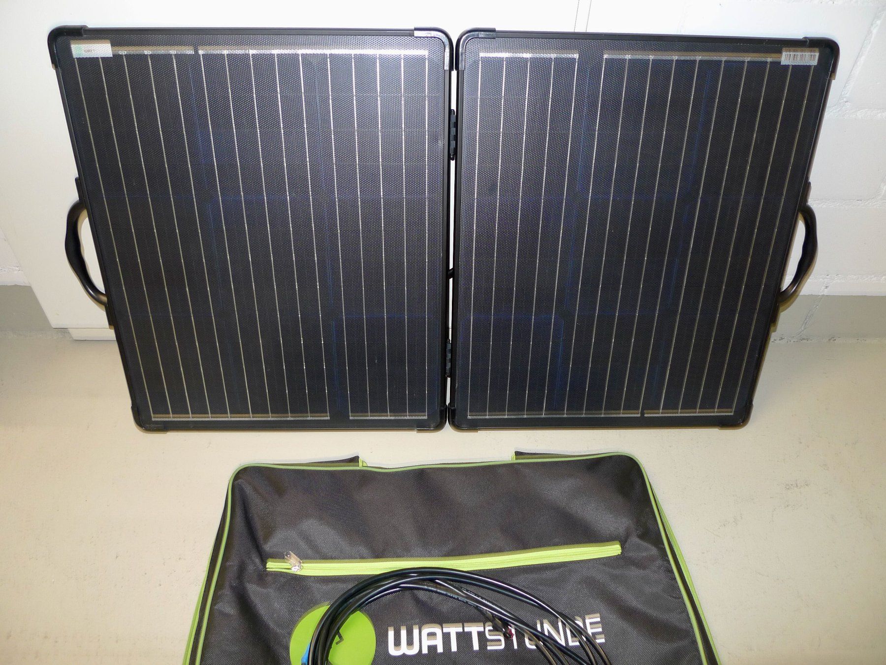 Dispositivi a energia solare: 100 Watt Solarkoffer ULTRALIGHT, Wattstunde WS100SUL – Usato da Abtwil SG venduto da Optimaten