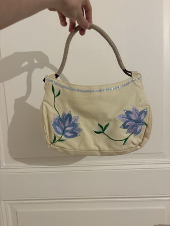 Tasche cremefarben mit Blumenmuster 