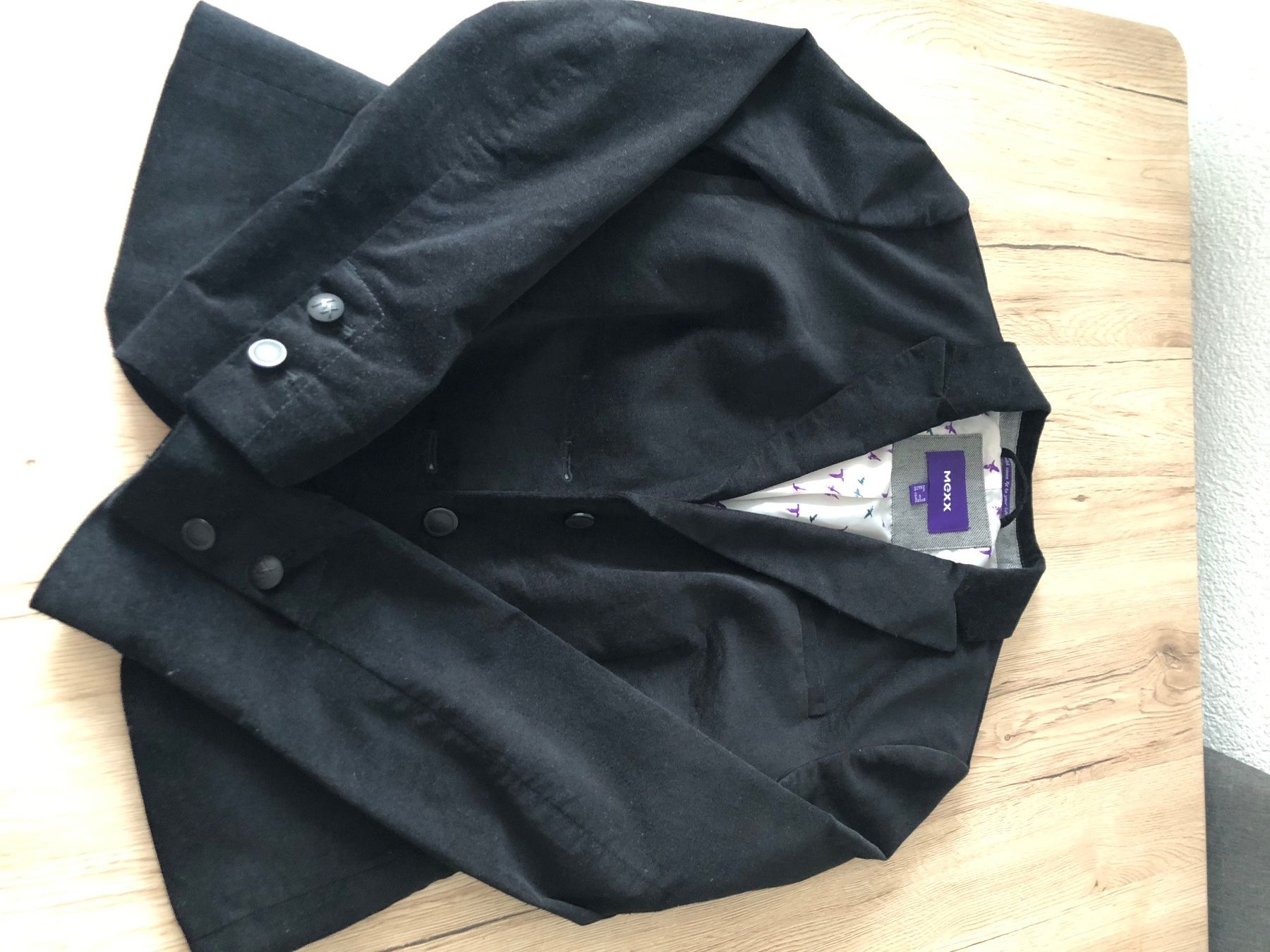 Mexx Giacche: Veste noire velours Meex – Nuovo (secondo la descrizione) da La Chaux-de-Fonds venduto da Trogir