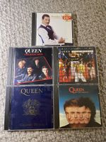 1x Freddie Mercury + 4x Queen