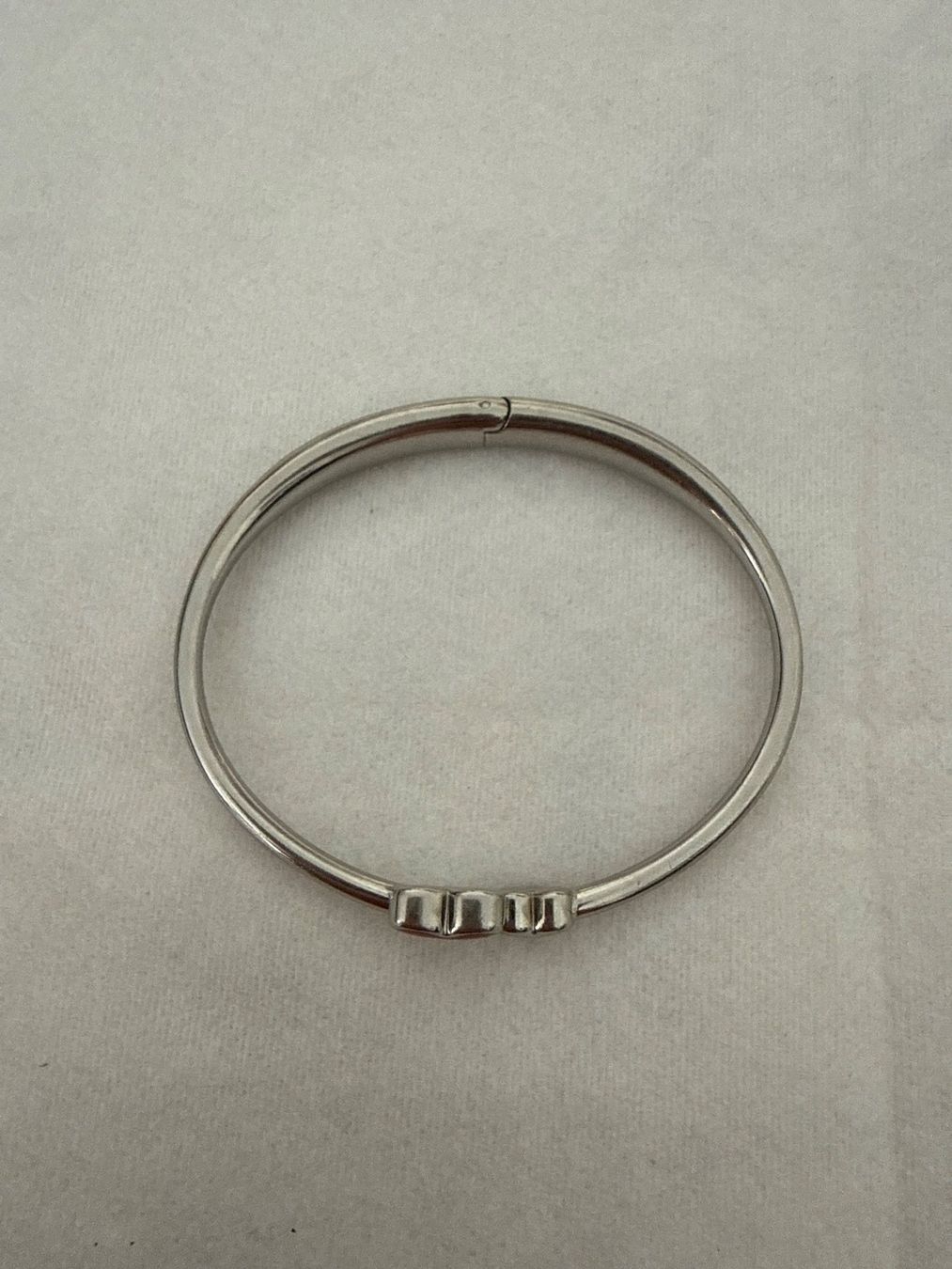 Tommy Hilfiger Bracciali & Braccialetti: Tommy Hilfiger Armreif Herz mit Box – Usato da Schönenwerd venduto da d.chiara 6