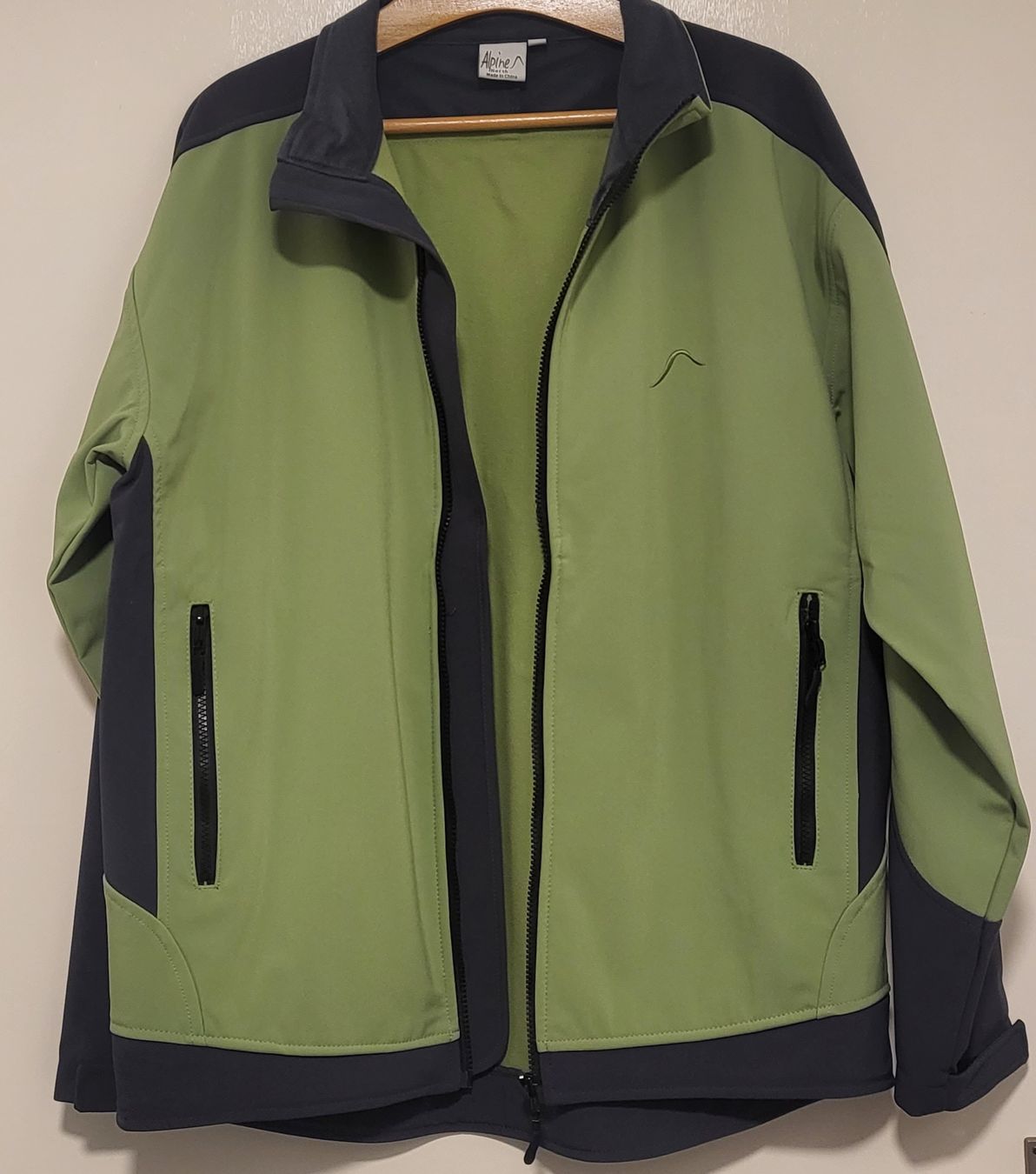 Giacche: Softshell Jacke neongrün Gr.L – Usato da Zürich venduto da El17an 1