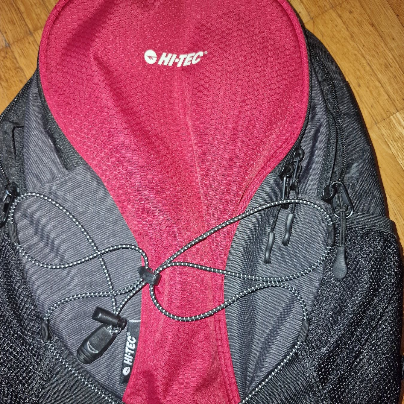 Hi-Tec Zaini: Set von 2 HI-TEC Rucksäcken – Nuovo (secondo la descrizione) da Zürich venduto da Pero6 6