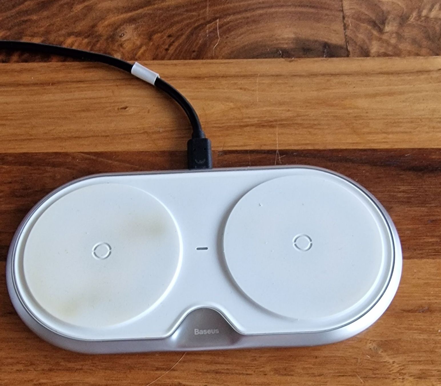 Baseus Caricabatterie: Ladestation Wireless - Doppel 2 Geräte Baseus – Usato da Romanshorn venduto da Niceflyer 1