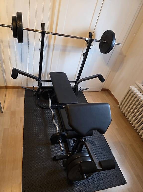 Hometrainer: Hantelbank Neuwertig – Usato da Seewis Schmitten venduto da Naomi2212 2