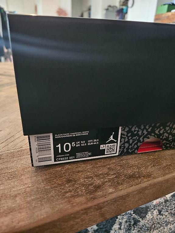 Scarpe da uomo: Jordan 3 Black Cat. US 10,5 – Usato da Oberentfelden venduto da pun_d7vt 3