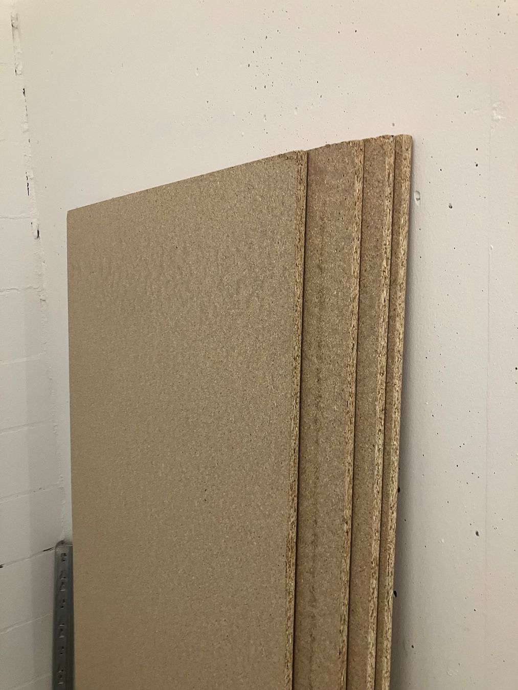Holzartikel: 4 Spanplatten und Metallschienen neu – Neu (gemäss Beschreibung) aus Winterthur von leo_8ntn 1