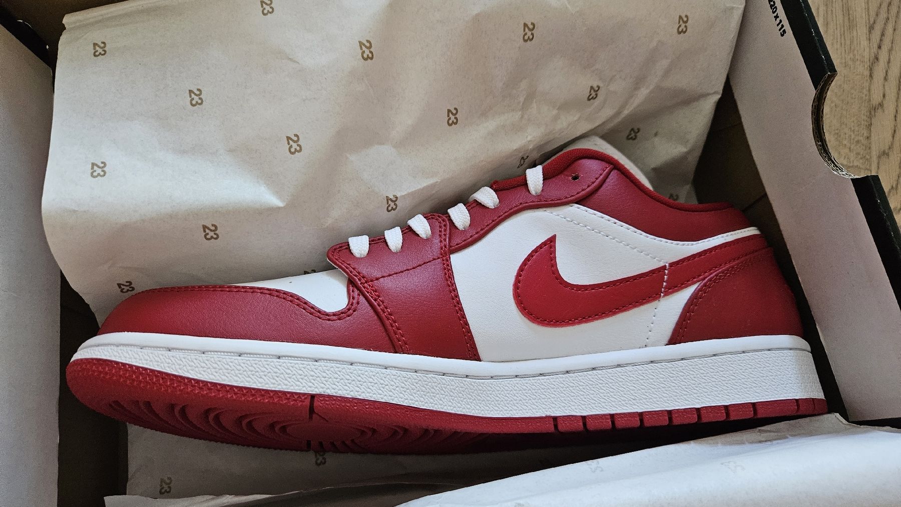 Jordan Herrenschuhe: Air Jordan 1Low – Neu und originalverpackt aus Bülach von Qli_s9fg 2