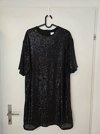 Schwarzes Paillettenkleid