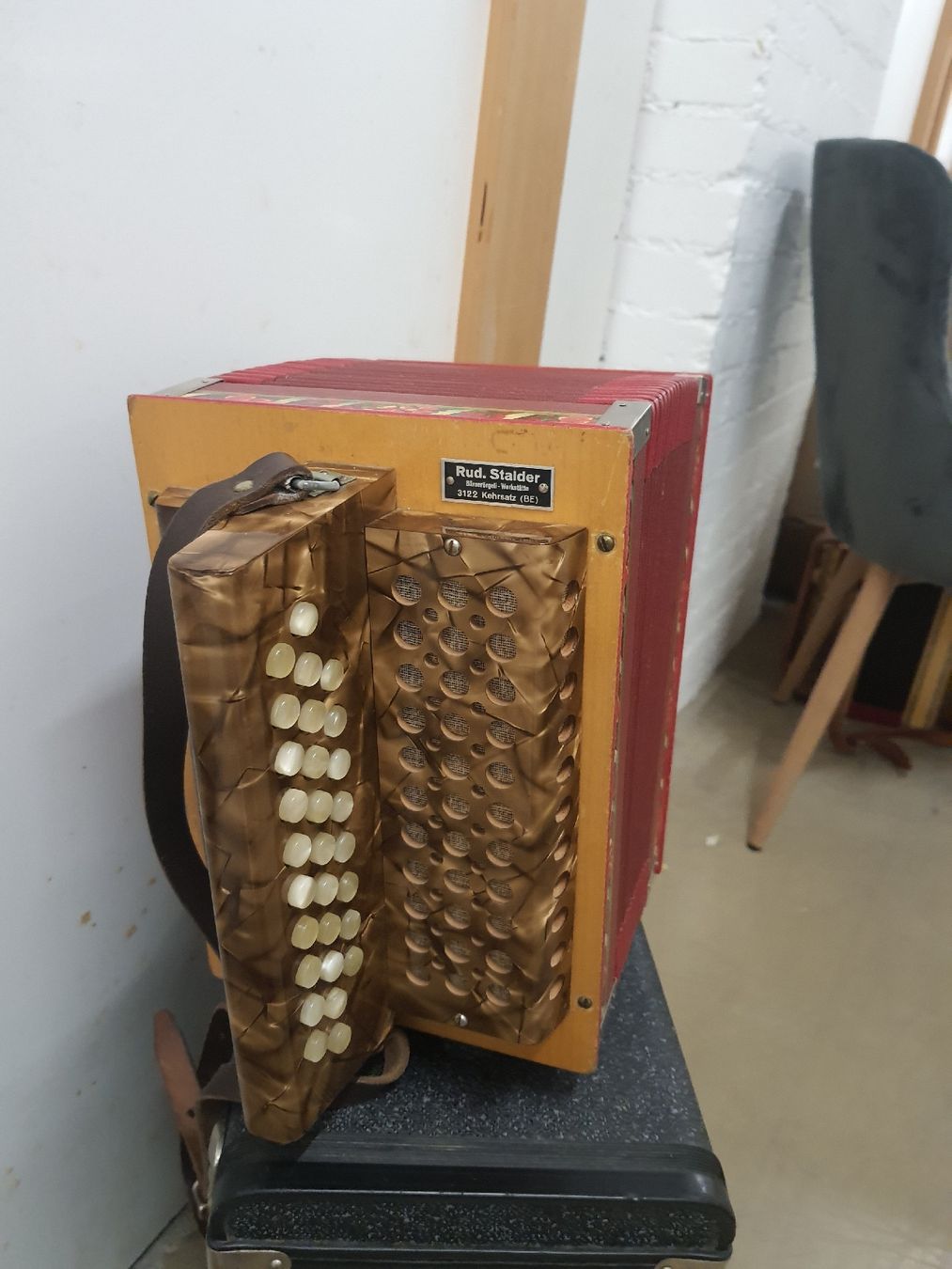 Strumenti musicali: schwyzerorgeli Stalder 18 basses ton B – Usato da Pont-de-la-Morge venduto da Mirabelle0 3