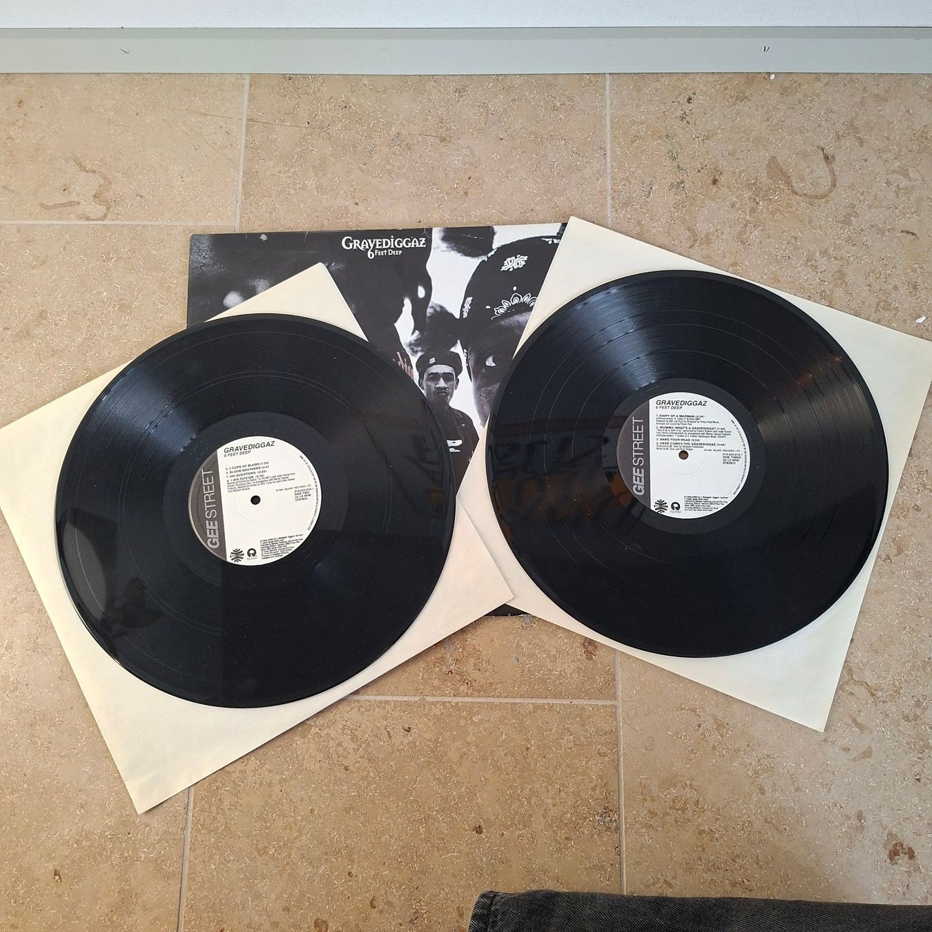 Schallplatten: Gravediggaz 6 Feet Deep Vinyl – Gebraucht aus Zürich von AronM 2