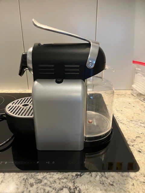 Alessi Macchine per caffè & Macchine per espresso: Kaffeemaschine Nespresso – Usato da Lufingen venduto da Montreux 1