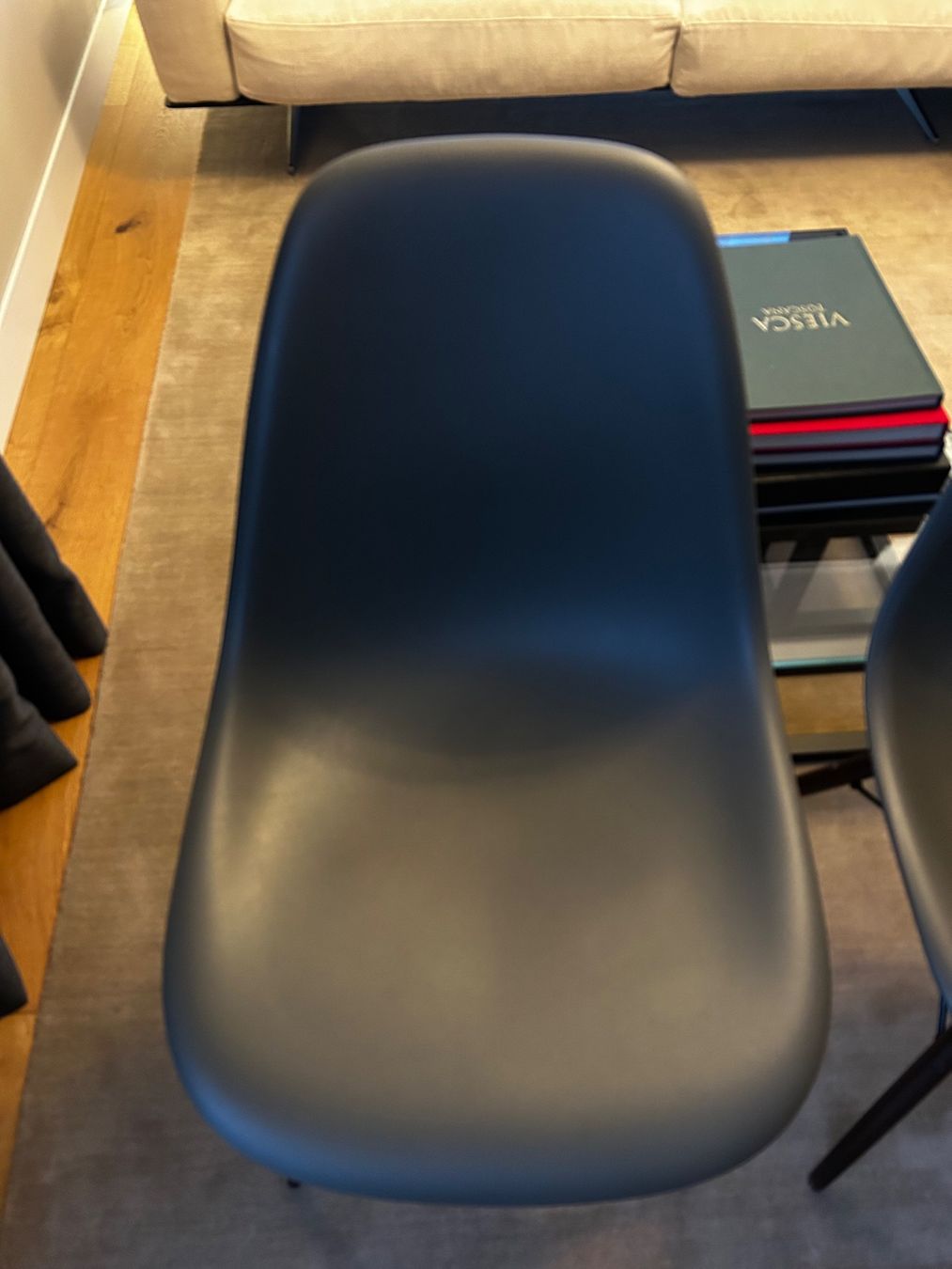 Vitra Stühle: 4x Original Eames DSW Granitgrau Vitra – Gebraucht aus Murten von MPAG3280 4