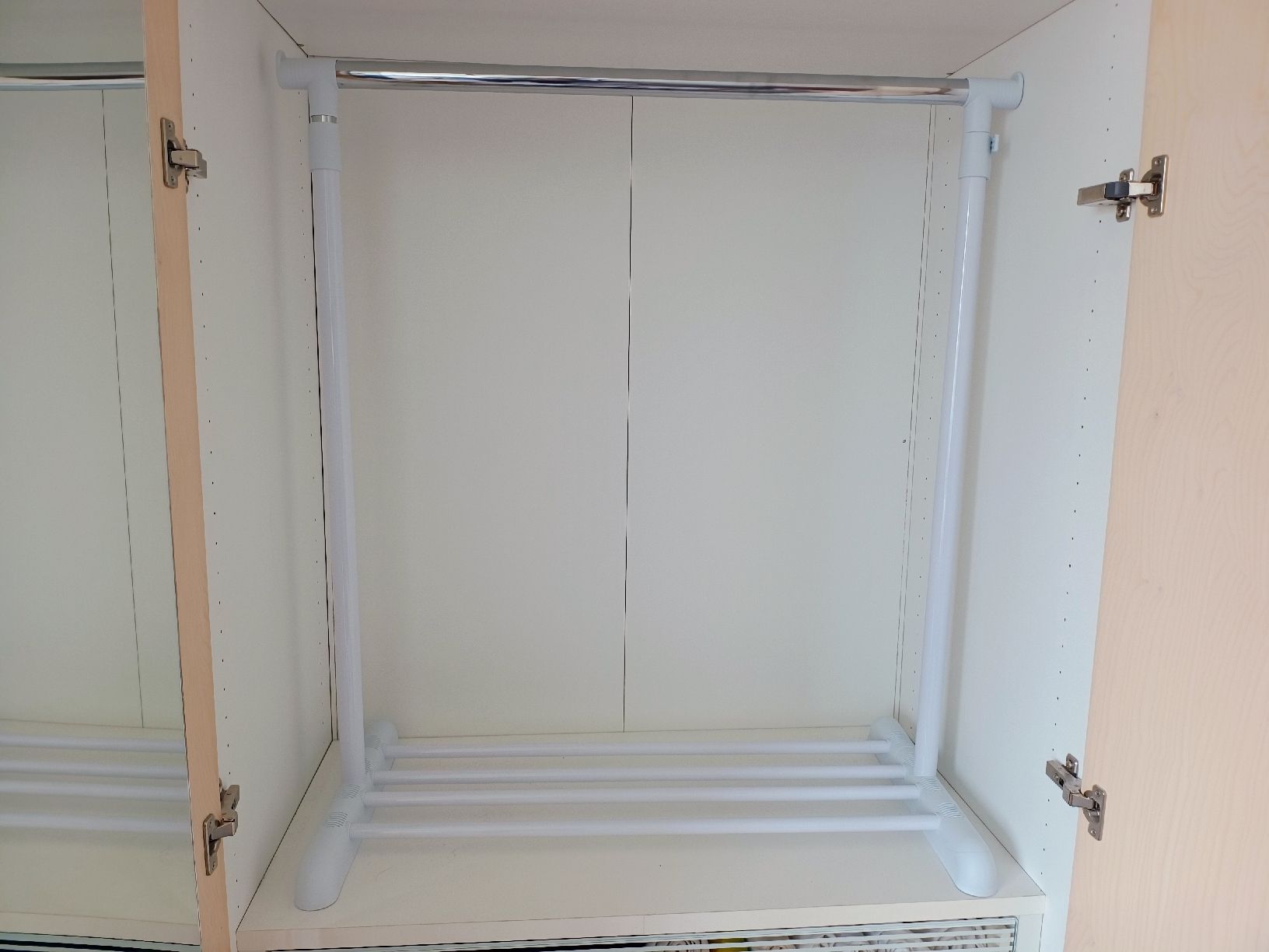 Garderobe: Extensible Clothing Stand – Gebraucht aus Zürich von boxybox