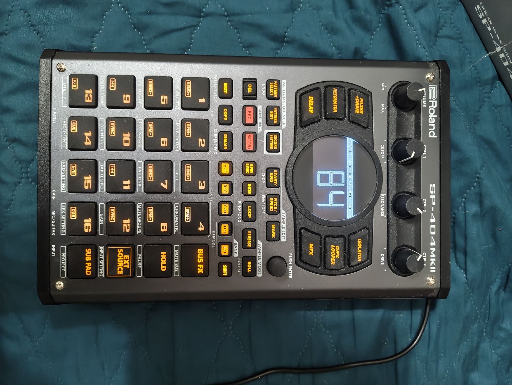 Roland Instruments de musique: Roland SP 404 mk2 – D'occasion à Neuchâtel par cou_7cnj