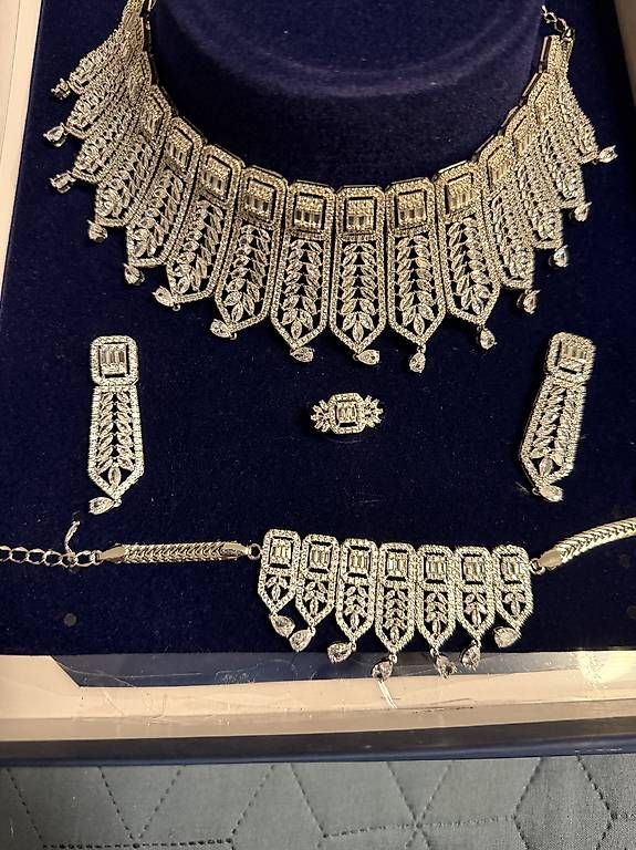 Altri gioielli: Elegantes Schmuckset – Neu – Nuovo e nell'imballaggio originale da Glattbrugg venduto da mir_vx2c 1