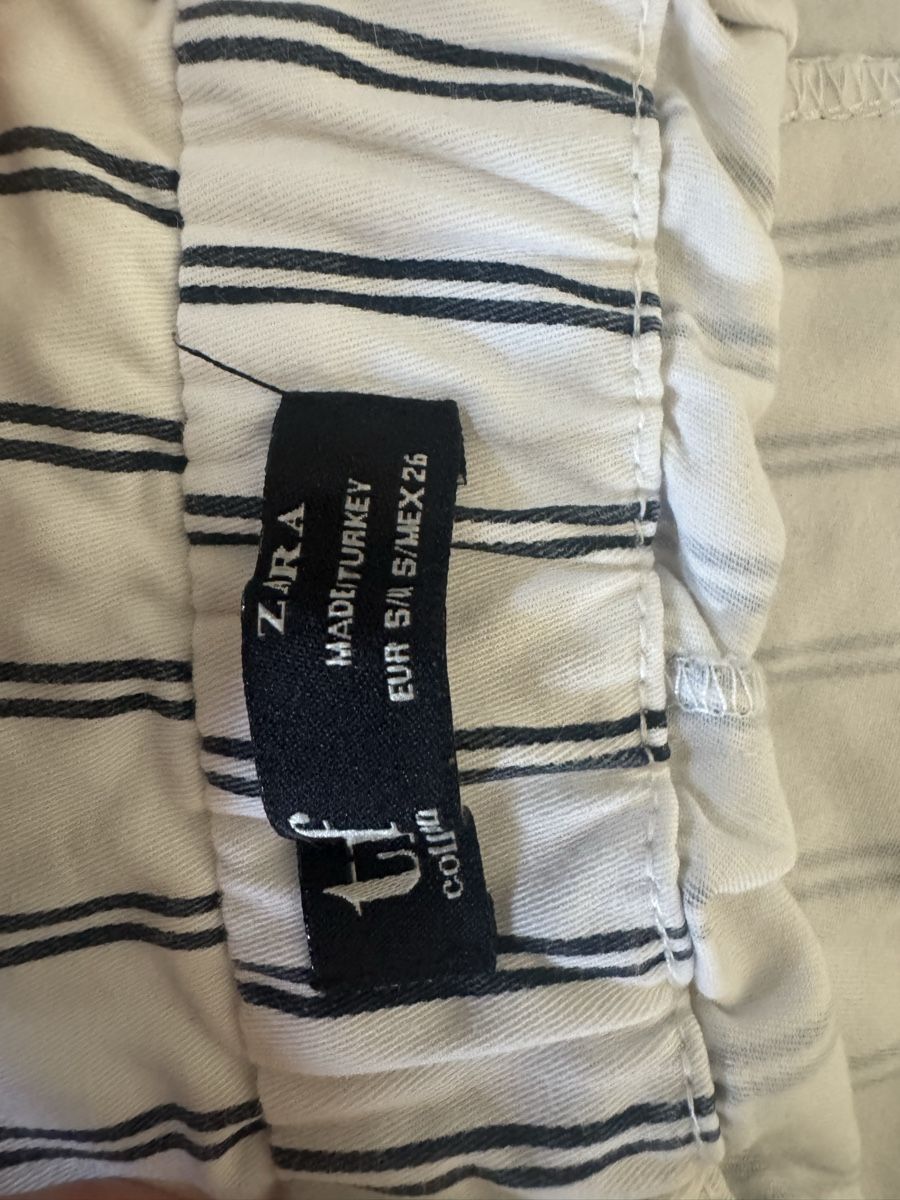 Hosen: Zara Striped Shorts - Size M - Summer Essential! – Gebraucht aus Baar von Julemmen 2