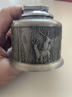 G 108 ) Tisch Feuerzeug Zinn mit Jagdmotiven