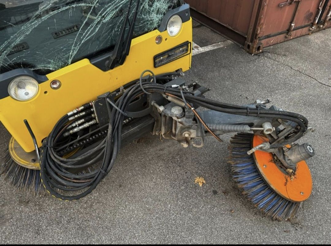 Autres accessoires p. véhicule: MFH 2500  Ersatzteile – Défectueux à Rüti ZH par piontus147852 1