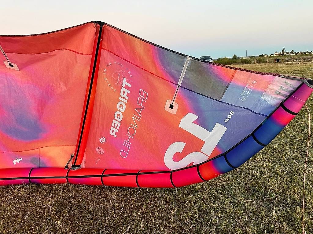 Kite: F-One Kite: Trigger Brainchild V2 12m – D'occasion à Thun par Lyron 2