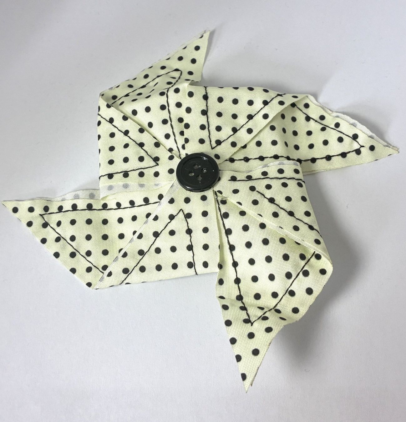 Accessori per capelli: Handgemachte Stoff-Haarspange mit drehbarem Windrad – Nuovo (secondo la descrizione) da Finstersee venduto da Small-Daily-Rituals