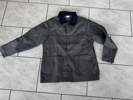 Arbeitsjacke grau mit blauem Kragen Grösse L gebraucht