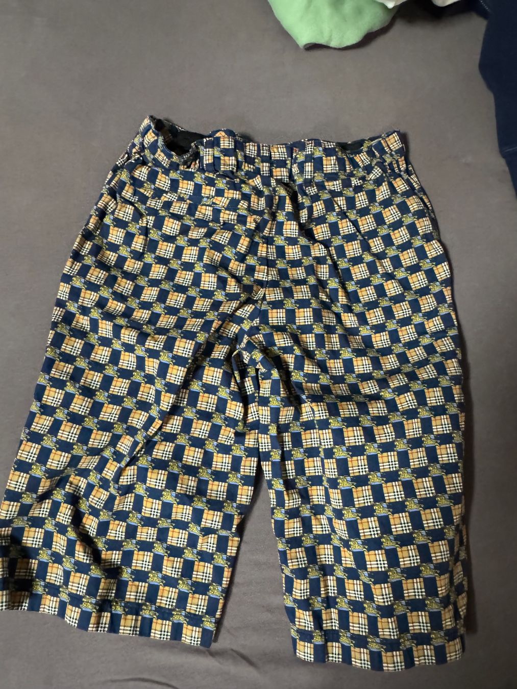 Burberry Pantaloni: Burberry Hose – Nuovo (secondo la descrizione) da Wollerau venduto da Marion_Jarno 2