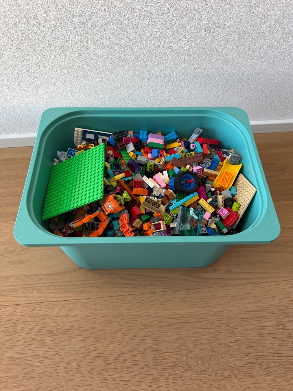 Lego Jouets: 8kg - Verschiedene Lego-Teile – D'occasion à Oberägeri par SimonMc