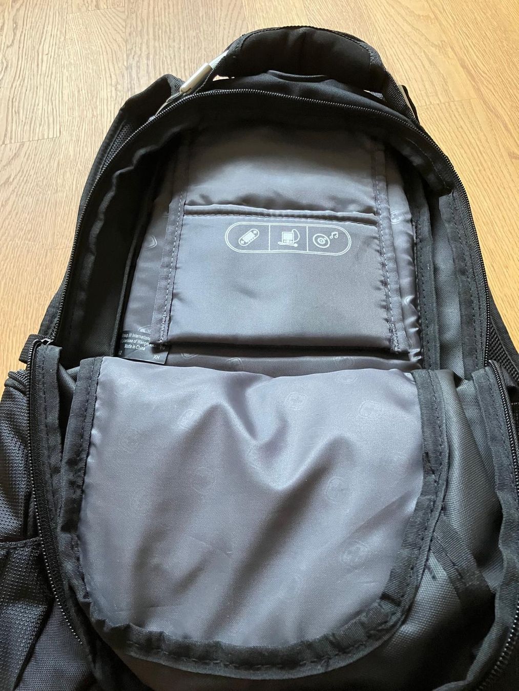 Wenger Rucksäcke: Wenger Rucksack – Gebraucht aus Bubikon von tokidoki 3