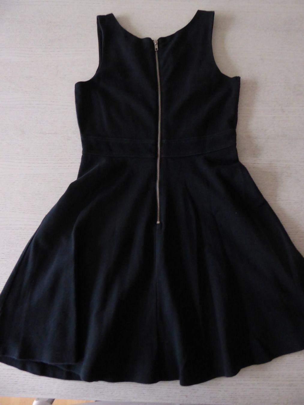 Vestiti & Gonne: Schwarzes Kleid, Gr. 140, neuwertig! – Usato da Zürich venduto da Sunflower.15 4
