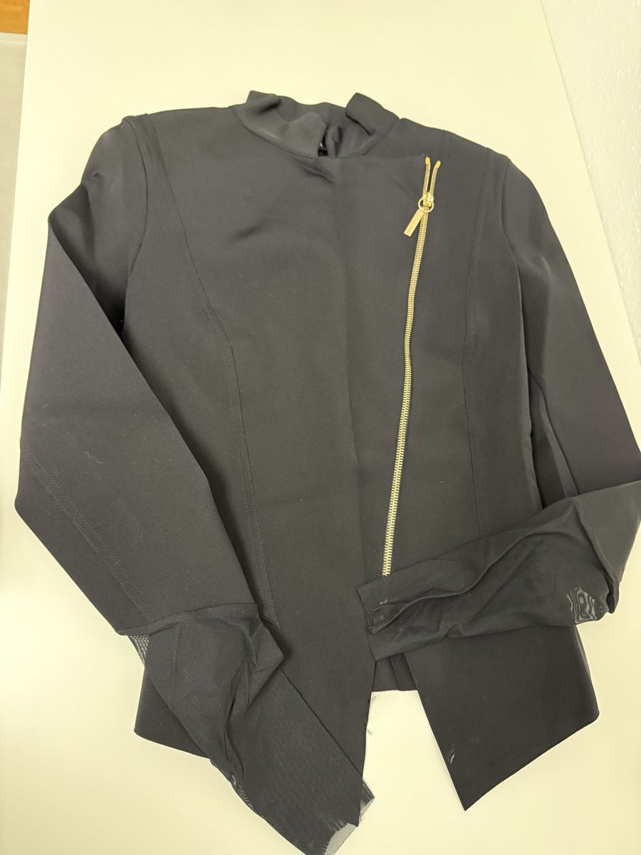La Perla Vestes: La Perla Asymmetric Zip Jacket black – D'occasion à Bülach par mrt_m2tm 1
