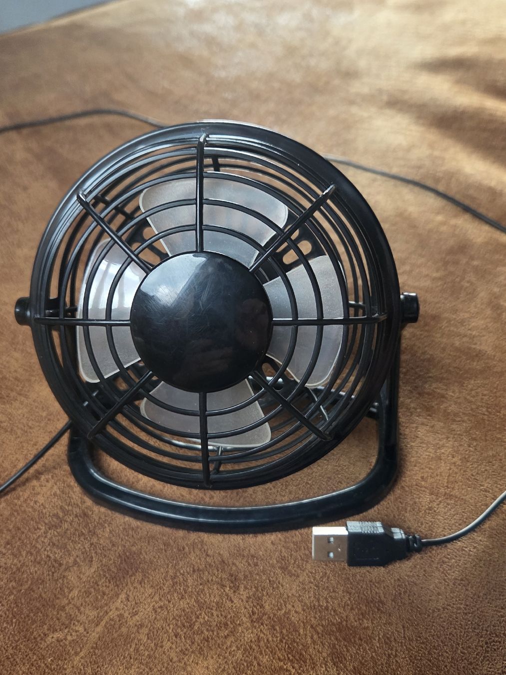 Ventilateurs: kleiner Ventilator mit USB-A-Anschluss – D'occasion à Grosshöchstetten par Dirue