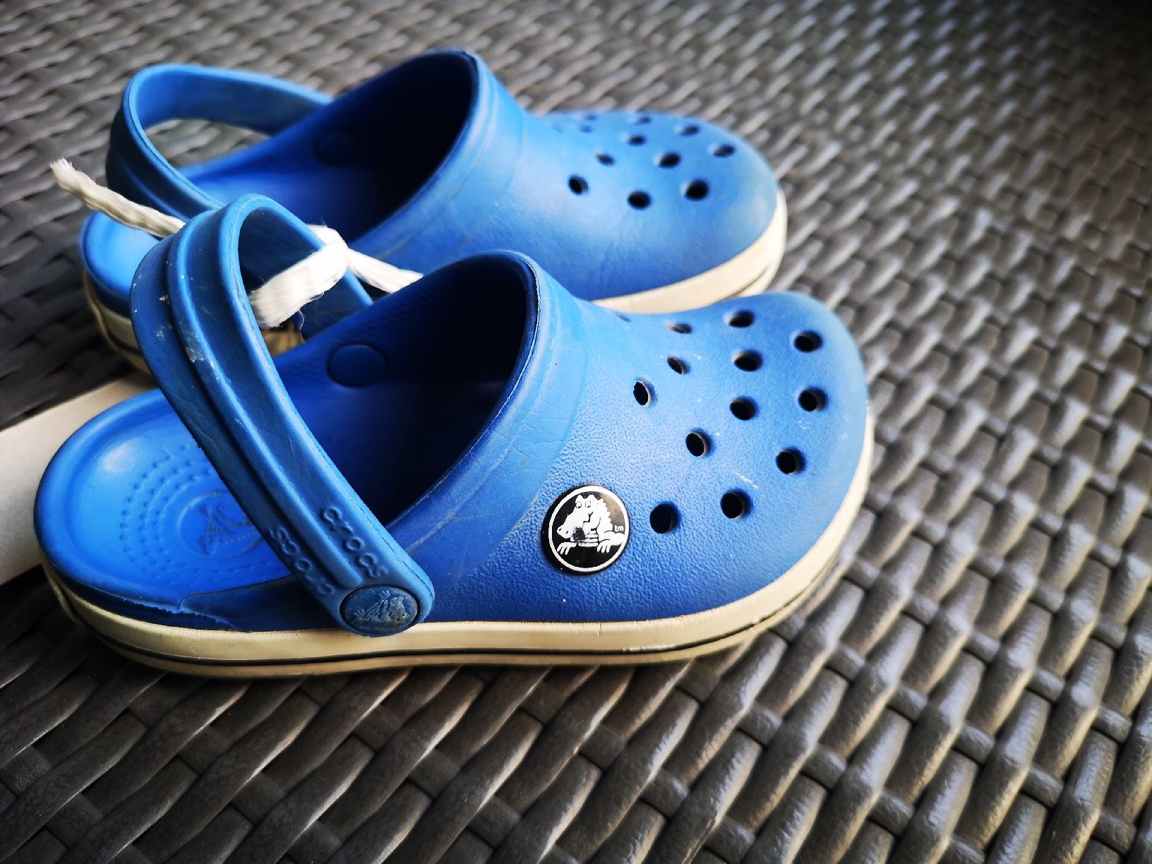 Crocs Schuhe für Jungen: Crocs 24-25 blau – Gebraucht aus Sevelen von gsandax