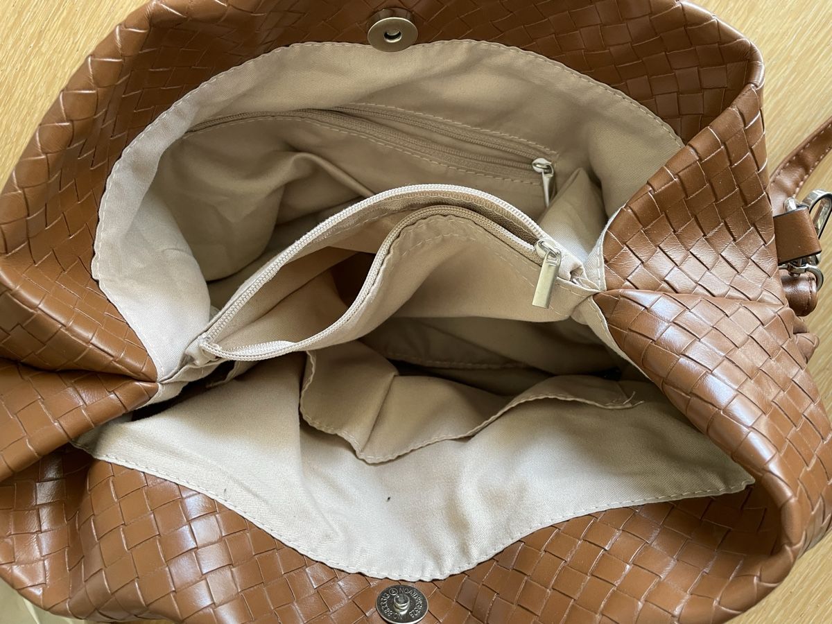 Borse da donna: Edel&Stark Brown Woven Tote Bag – Usato da Genolier venduto da Tom0712 1