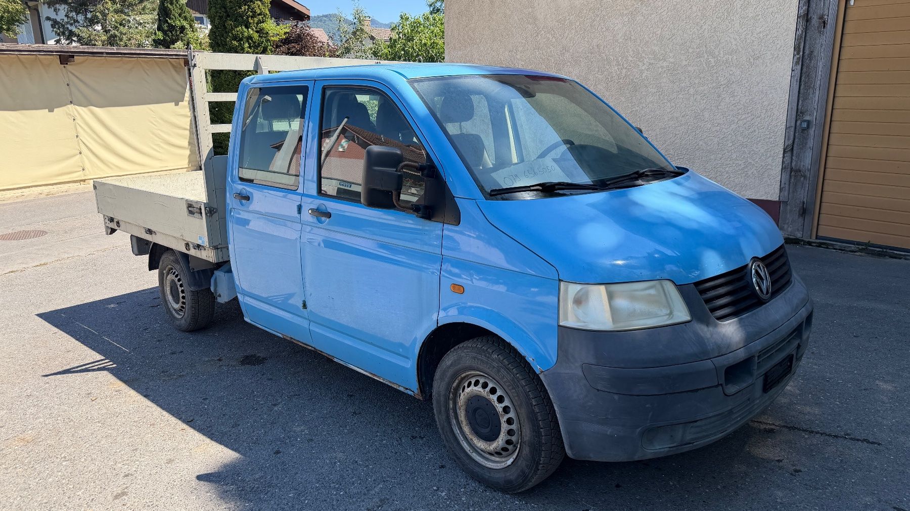 VW Autos: VW T5 2.5 Brückenwagen / Pickup – D'occasion à Thun par mercedesbenz12