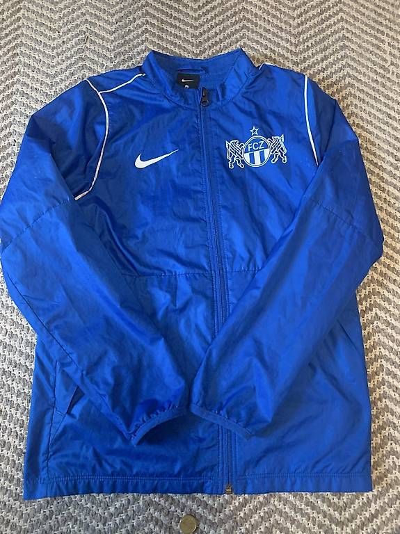 Nike Giacche & Cappotti: FcZ Regenjacke – Usato da Männedorf venduto da mpi_nfg9