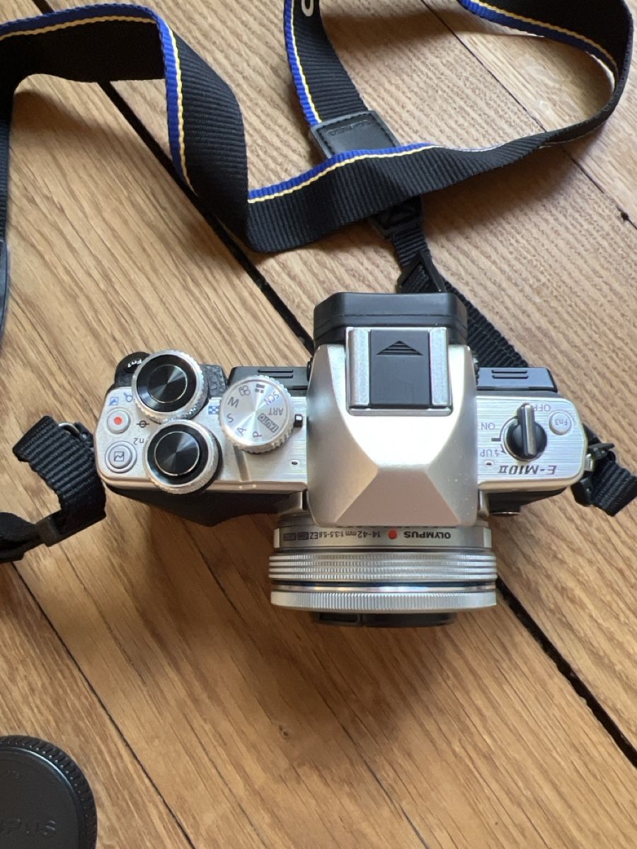Olympus Fotocamera: Olympus OM-D E-M10 Kamera mit 14-42mm Objektiv – Nuovo (secondo la descrizione) da Winterthur venduto da lalalalala 1