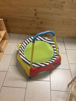 Petit trampoline pour enfant avec barre de maintien