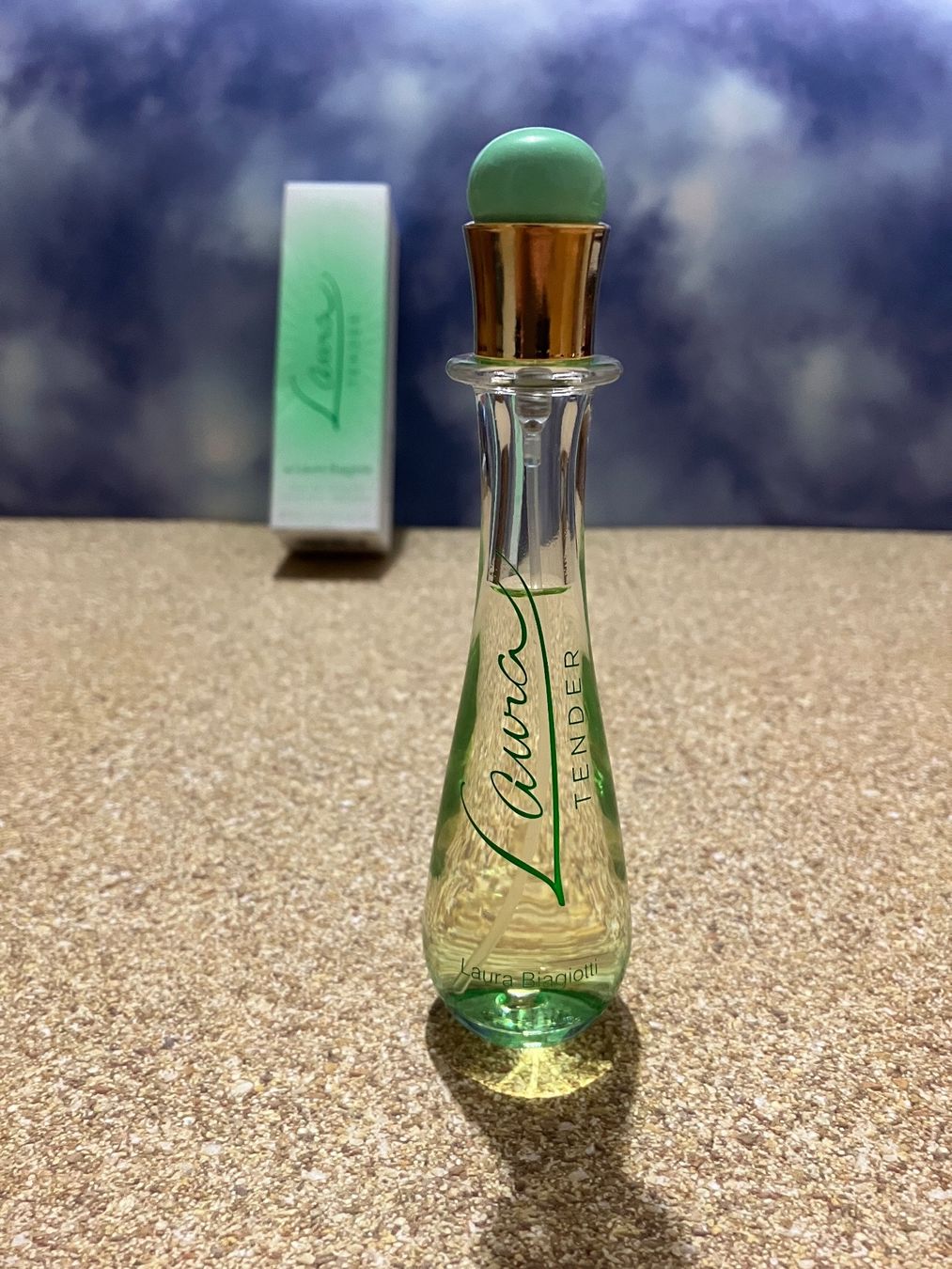 Laura Biagiotti Profumi & Eau de Toilette: Laura Tender Laura Biagiotti 25ml – Nuovo (secondo la descrizione) da Läufelfingen venduto da Rubine 1
