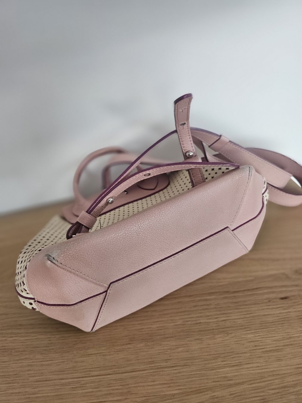 Louis Vuitton Zaini: Louis Vuitton Lockme Perfo Rucksack M54577 rosa Original – Usato da Fällanden venduto da Fairamay 2