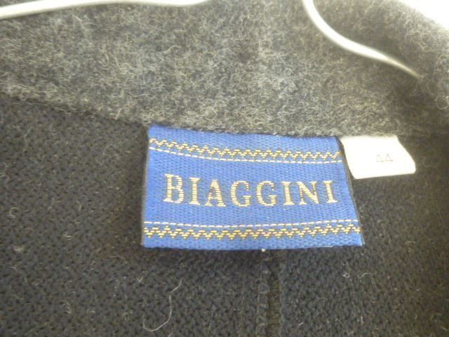 Jacken: Jacke Grau Gr.44 BIAGGINI – Gebraucht aus Hinwil von Glasperlen 5