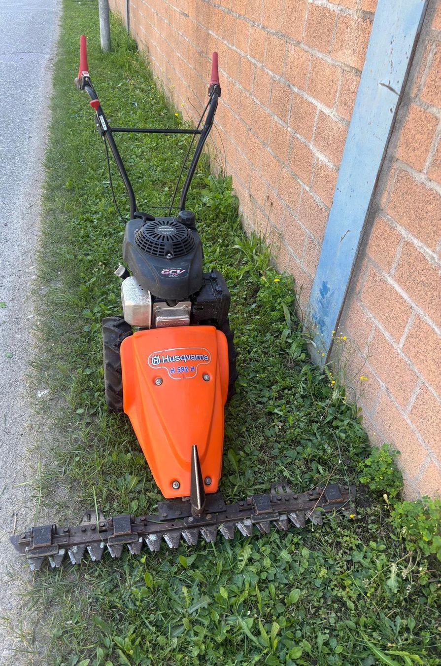 Husqvarna Tondeuses à gazon: Balkenmäher mit Honda Motor – D'occasion à Grono par laz_nx8q 4