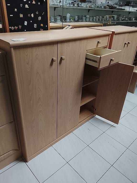 Kommoden: 3türiges Sideboard mit Schubladen – Gebraucht aus Neuhausen am Rheinfall von galleria13 1