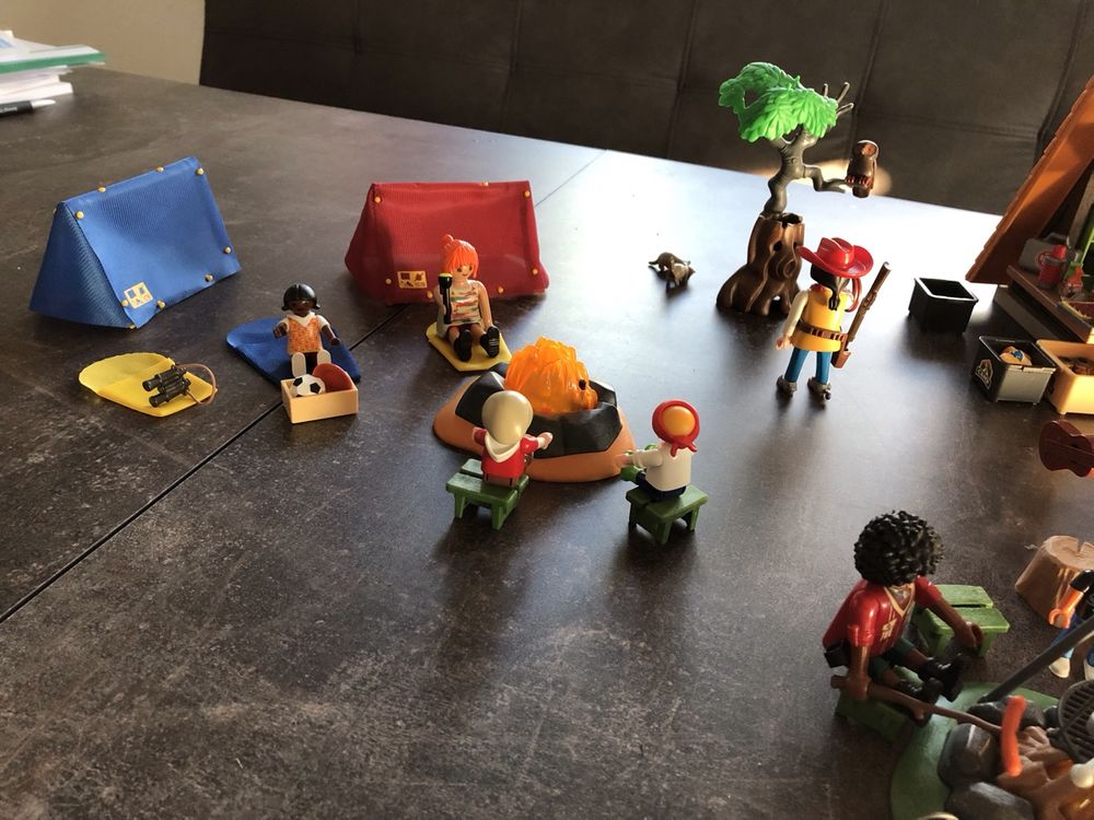 Playmobil Jouets: Playmobil,im guten Zustand,kindercamp,viele figürli – D'occasion à Subingen par Bea8 5